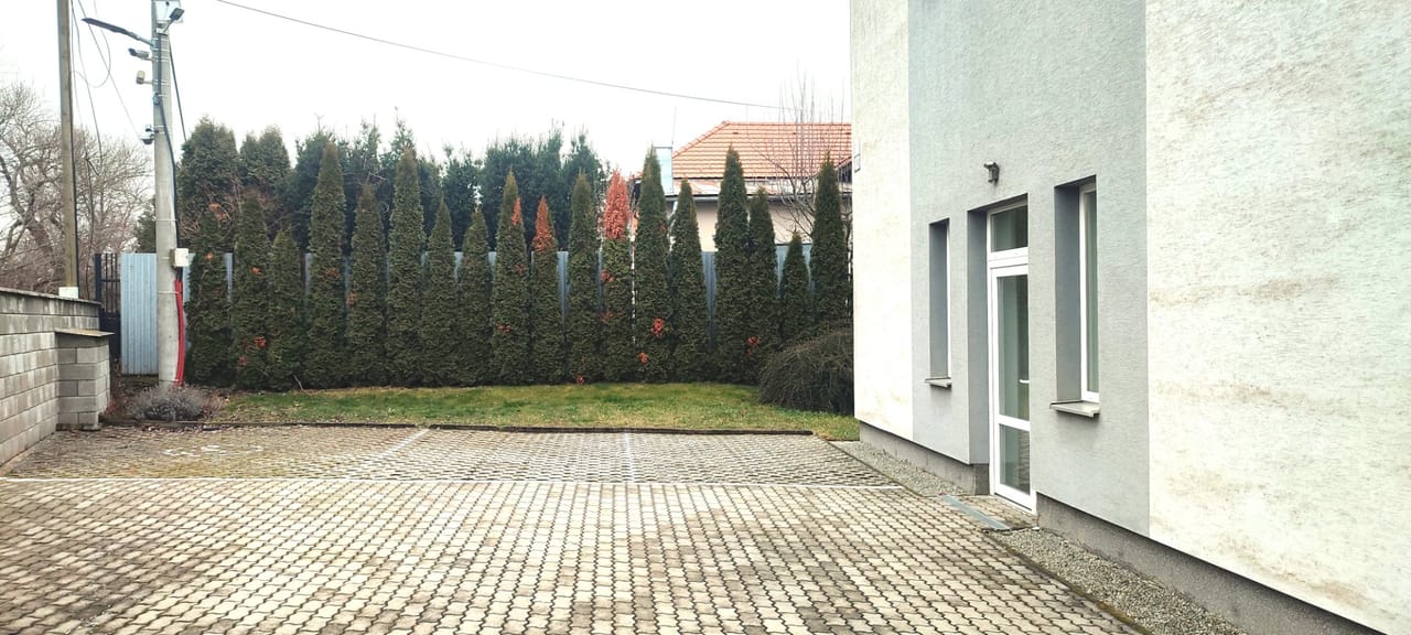 Moderné kancelárske priestory s vlastným parkovaním. - 11