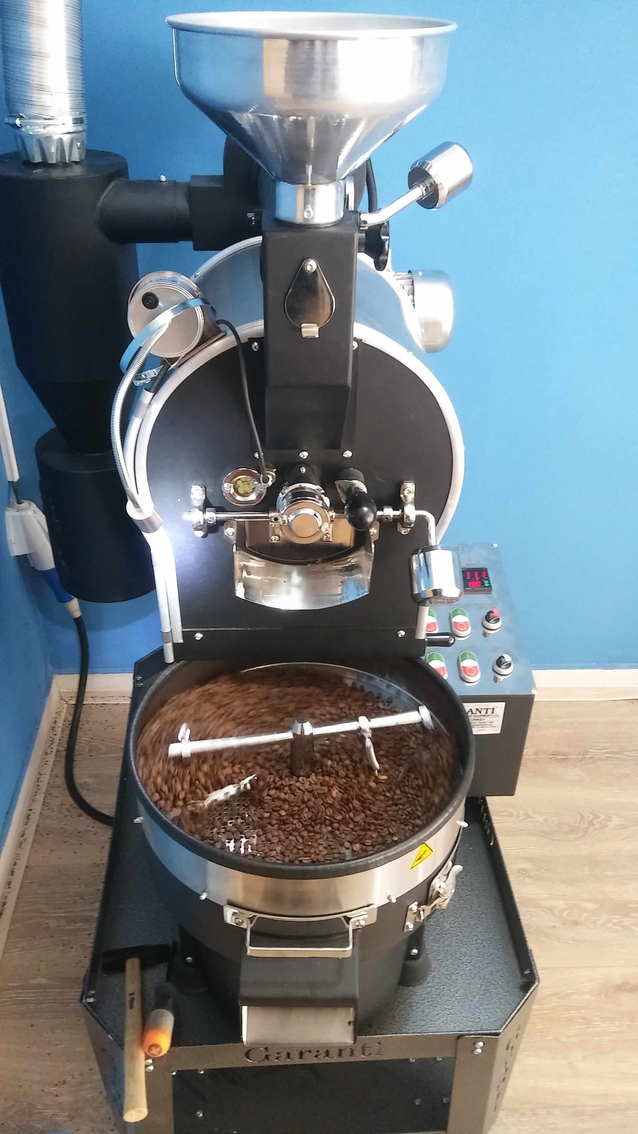 Kavárna a pražírna Boomerang Coffee - 5