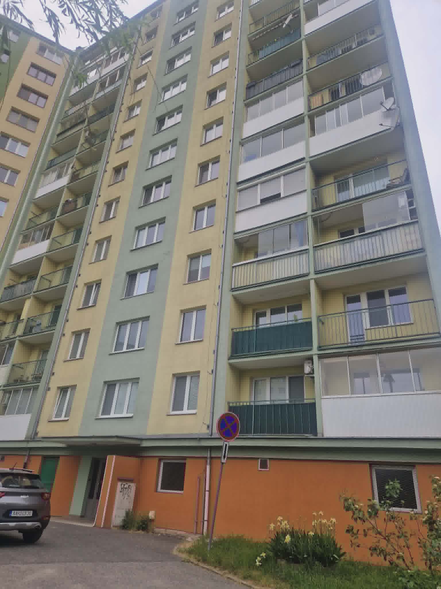Priestranný 3i byt s loggiou Košice-Juh - 1